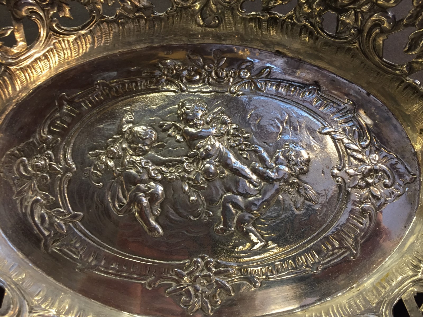 Antique Sterling Silver Ornate Cherub Pierced Center Piece Bowl 564 Grams Large