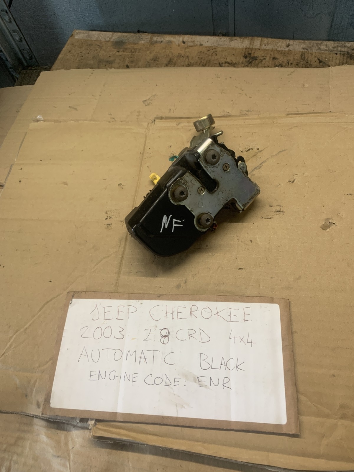 Jeep Cherokee 2003 2.8 CRD Nearside Front Passenger Side Door Lock Catch