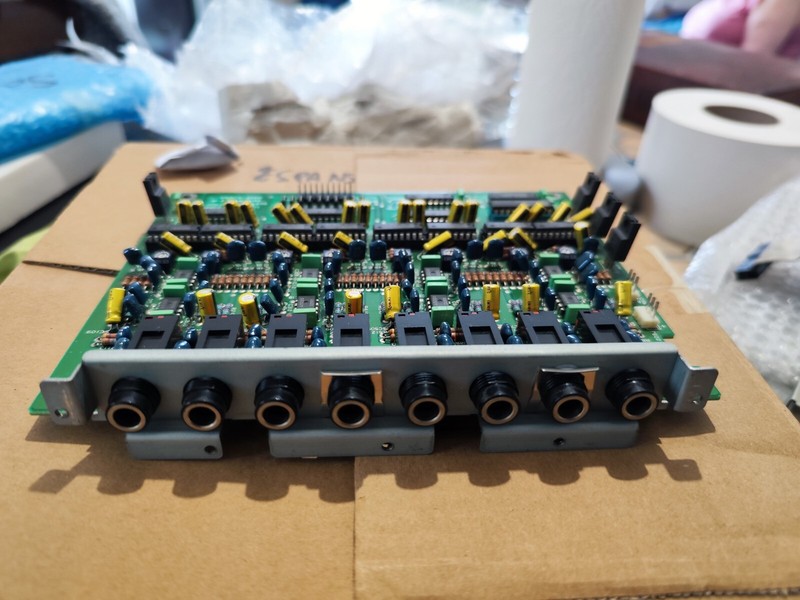 Akai S3000/S3200 8 Outs Board