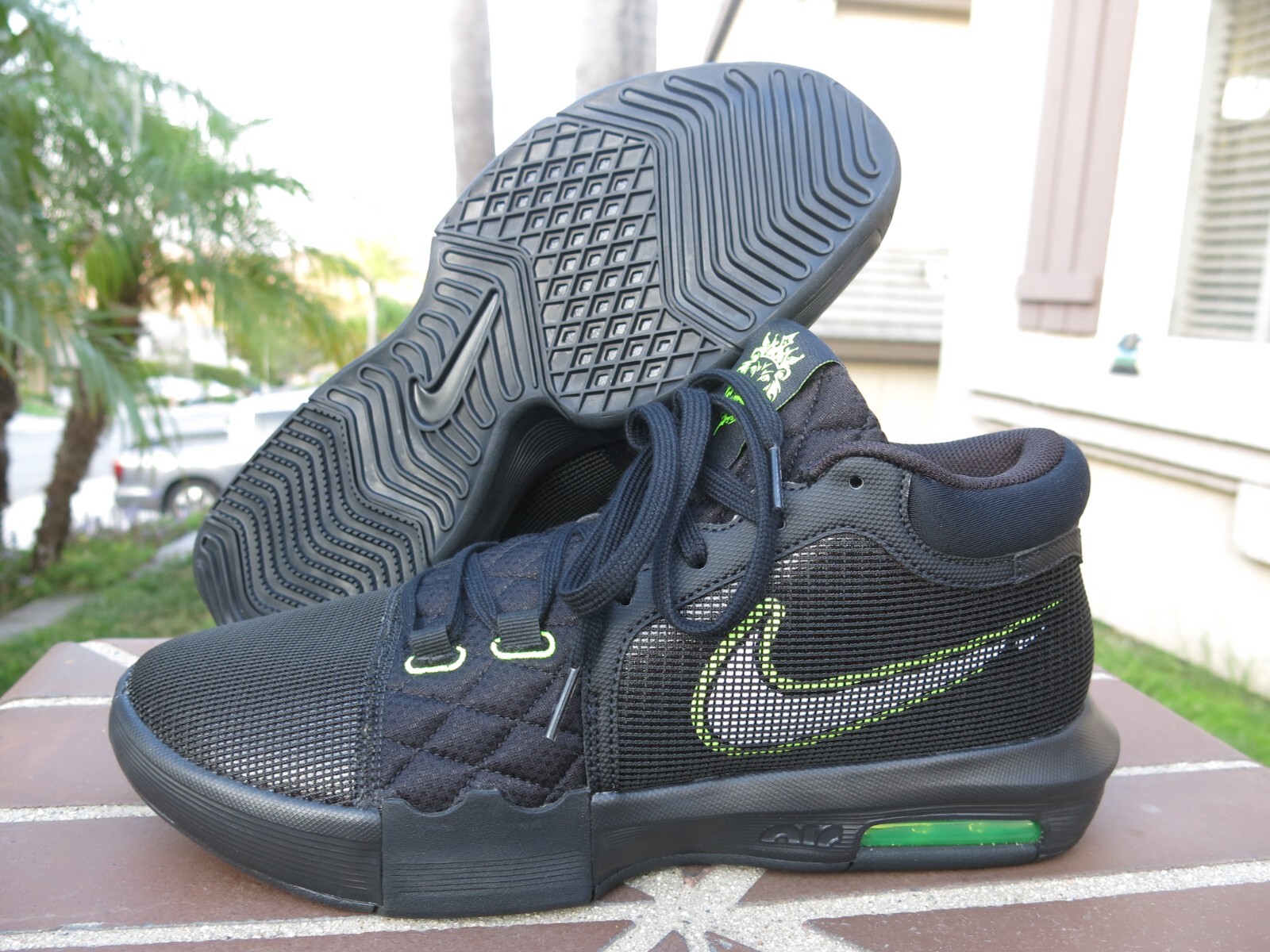 Nike LeBron Witness 8 EP 'Midnight Navy Gold Royal' FB2237-403
