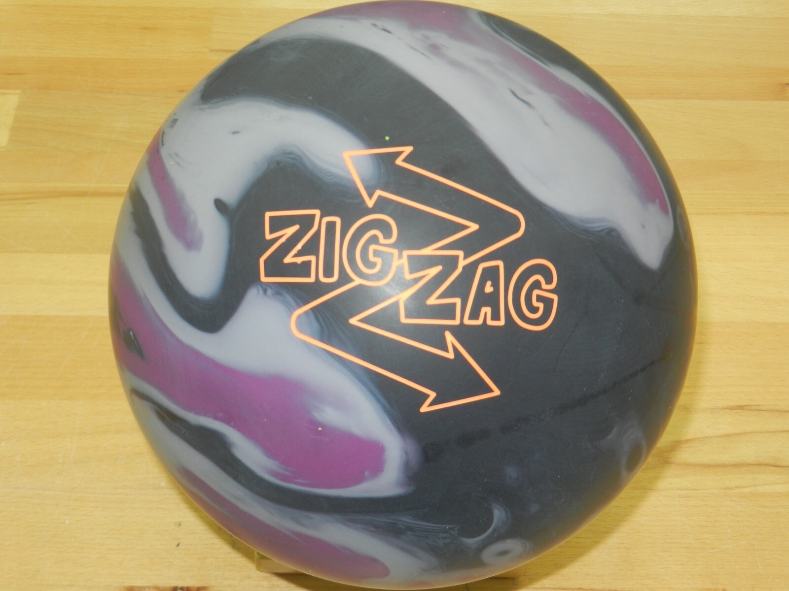 希少　RADICAL VIZ-A Ball 14ポンド NIB 14# Radical Zig Zag Solid Bowling Ball w/Specs of 14.2/3
