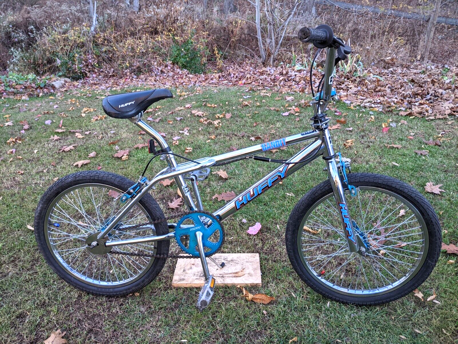 VINTAGE RARE 90s MID SCHOOL BMX FREESTYLE HUFFY BANDIT BOYS VINTAGE RARE 90s MID SCHOOL BMX FREESTYLE HUFFY BANDIT BOYS