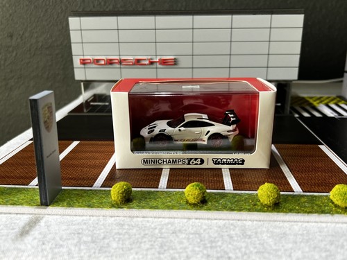 MINICHAMPS x TARMAC - WHITE / RED PORSCHE 911 (992) GT3 RS MINICHAMPS x TARMAC - WHITE / RED PORSCHE 911 (992) GT3 RS