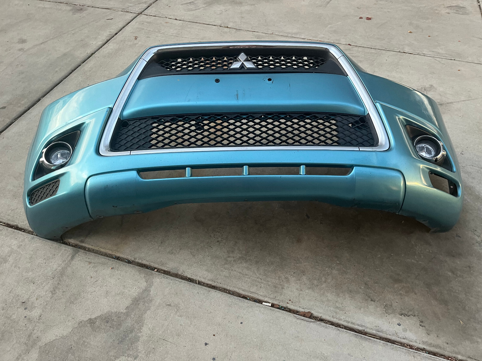 2011 MITSUBISHI OUTLANDER Front Bumper Complete Assembly W