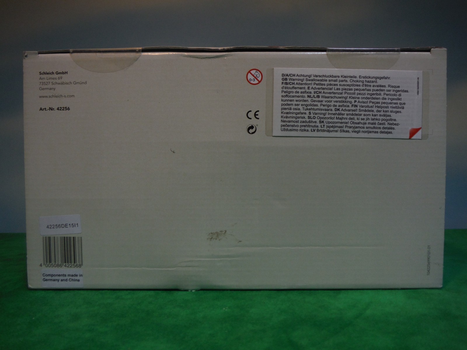 SCHLEICH LION'S CAVE PLAYSET #42256  *NEW*