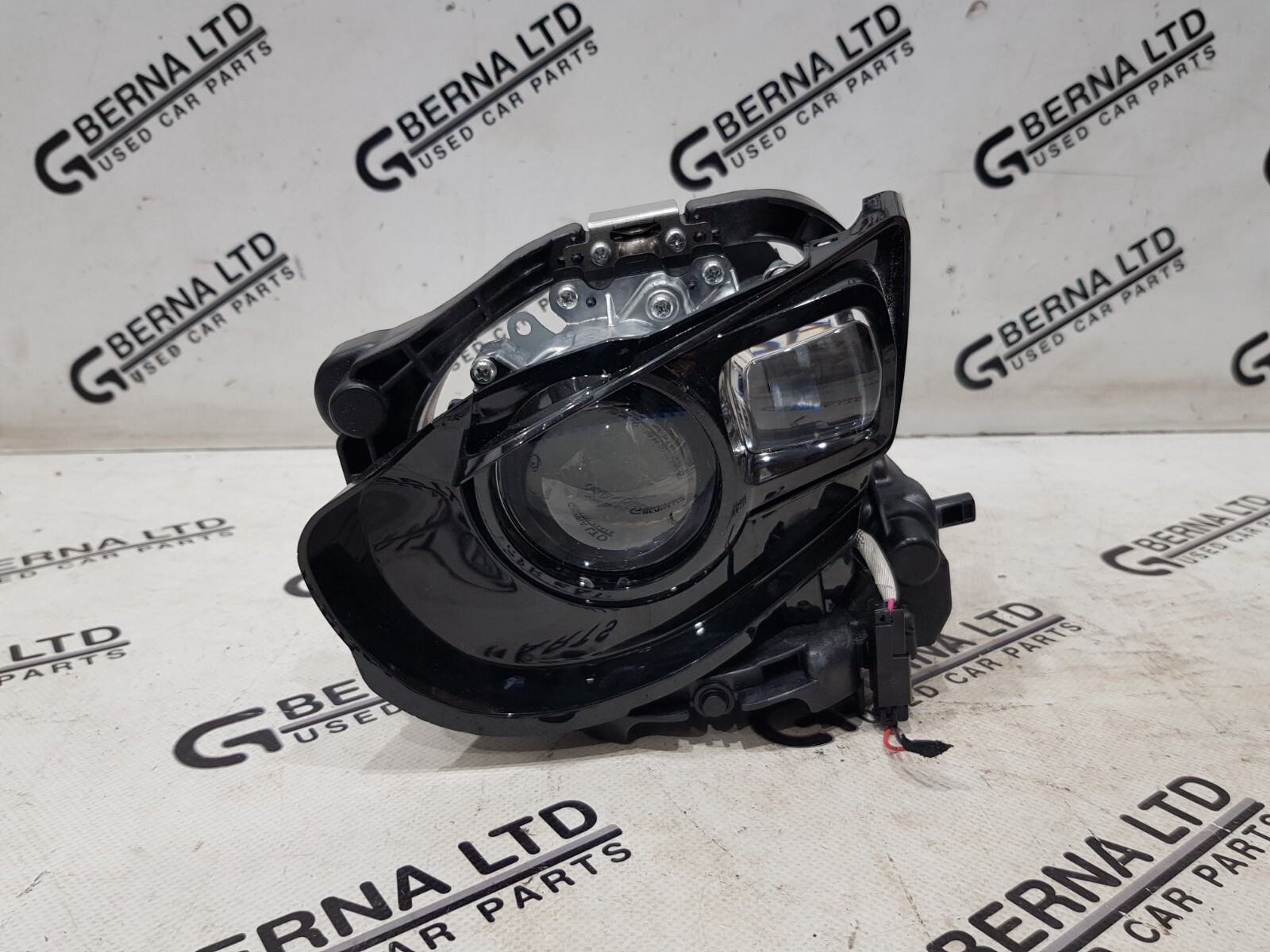 mk21です☻ Genuine Toyota Auris MK2 2015-2018 Front Left Side Headlight