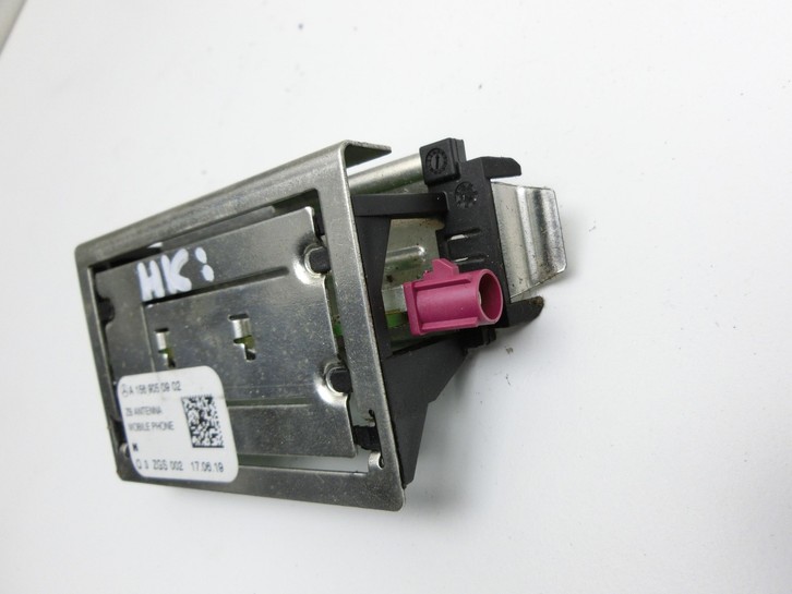 Mercedes W177 A200d 18-22 Antennenverstärker Weiche ZB Antenne für Heckklappe Mercedes W177 A200d 18-22 12.07.2019... Vorschau 3
