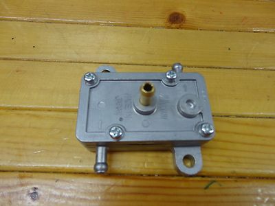 NEW MIKUNI FUEL PUMP SINGLE OUTLET FITS MANY SINGLE CARB SNOWMOBILES DF44-211