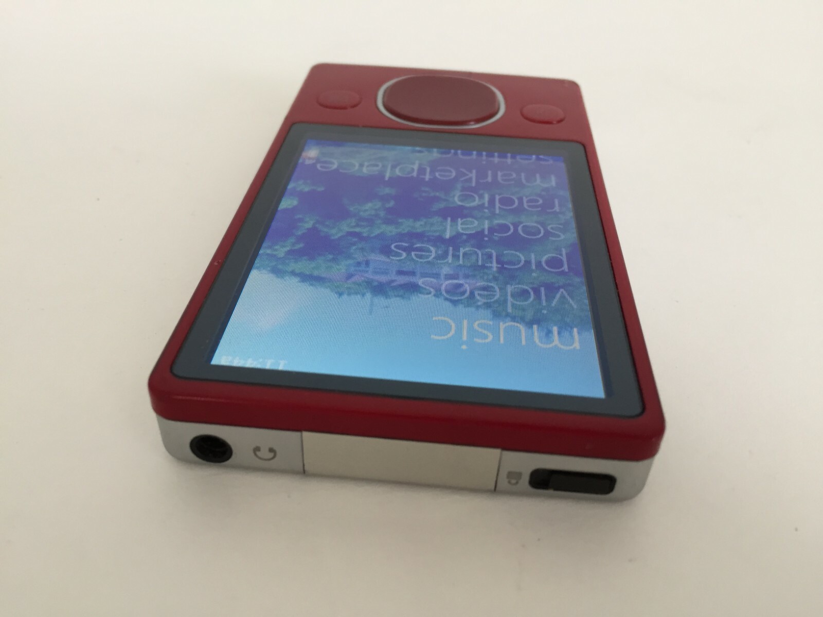 Microsoft Zune 3rd Gen Red 120GB Digital Media Player (M: 1376) Fully Functional