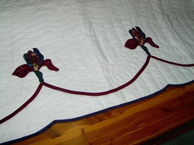 King Amish Hand Appliqued Iris Quilt  98x110  NEW