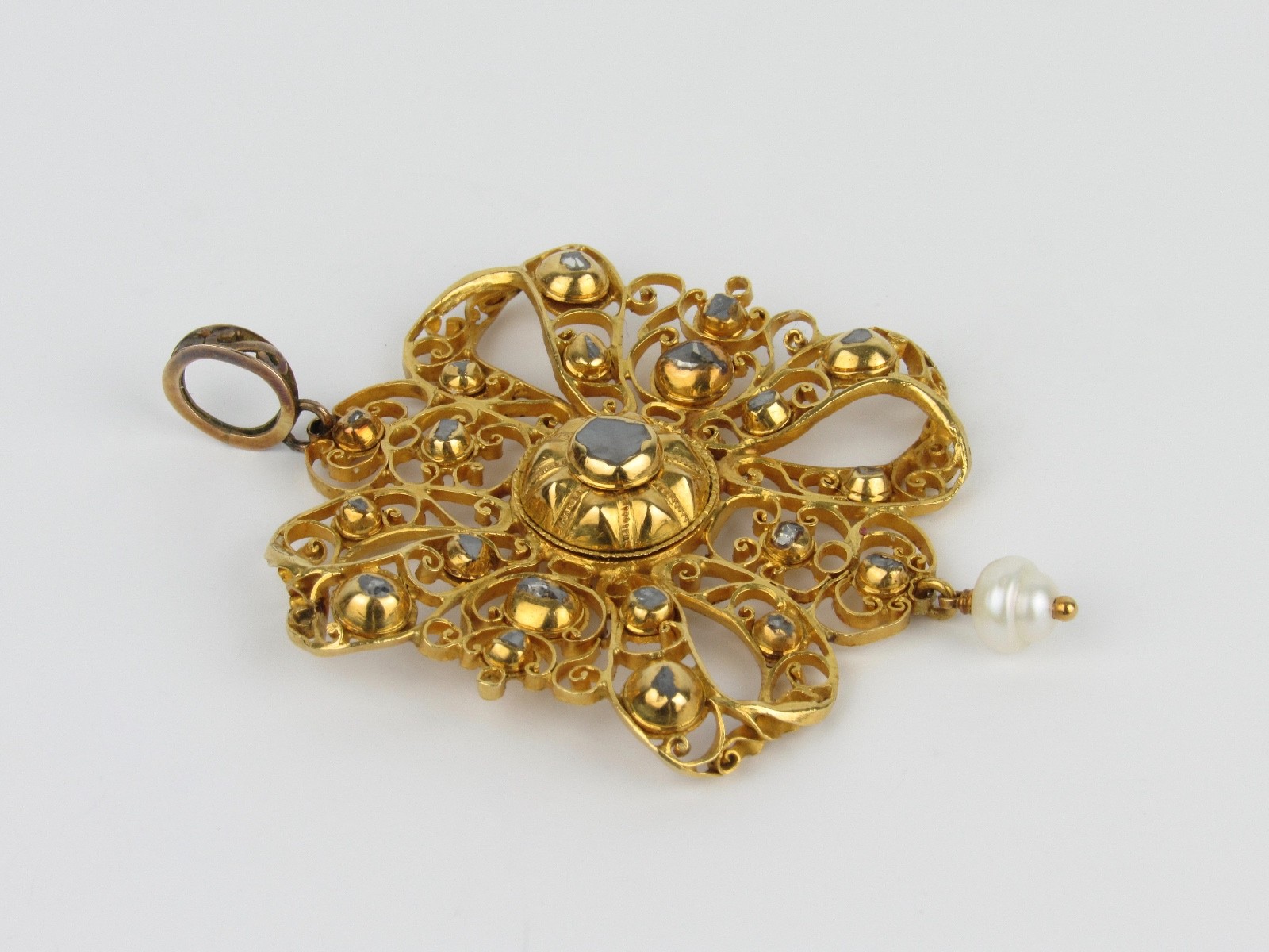 Beautiful 18th C Portuguese Table Cut and Rose Cut Diamond Bow Pendant