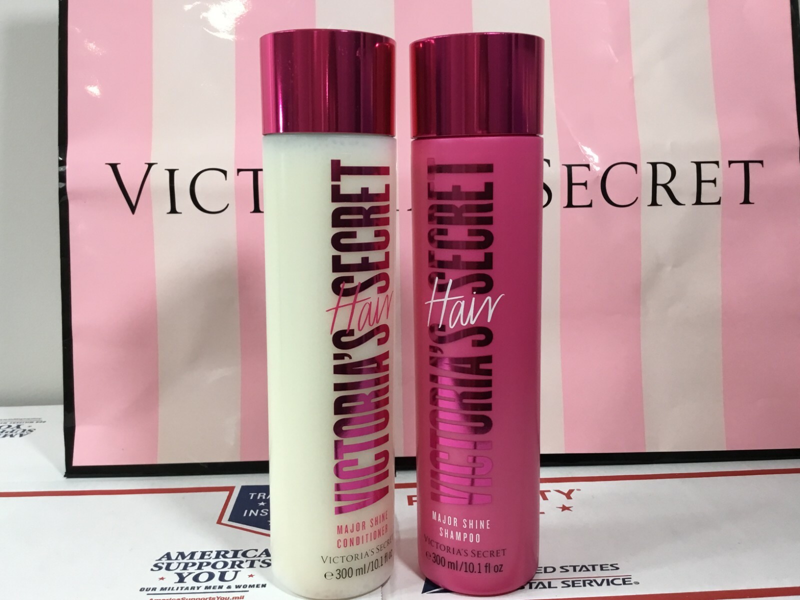 ボディソープ Victoria's Secret Ultimate Moisture togo Ultimate Fragrance Mini Mist 8-Piece Gift Set | Victoria's