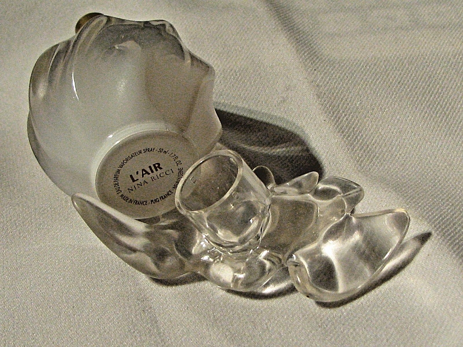 NINA RICCI - L`AIR  EAU PERFUME -  OPEN  BOTTEL (  10% USED)