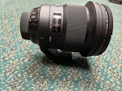 Mint Sigma 105mm f/1.4 DG HSM Art Lens  for Nikon With Case Free Shipping!