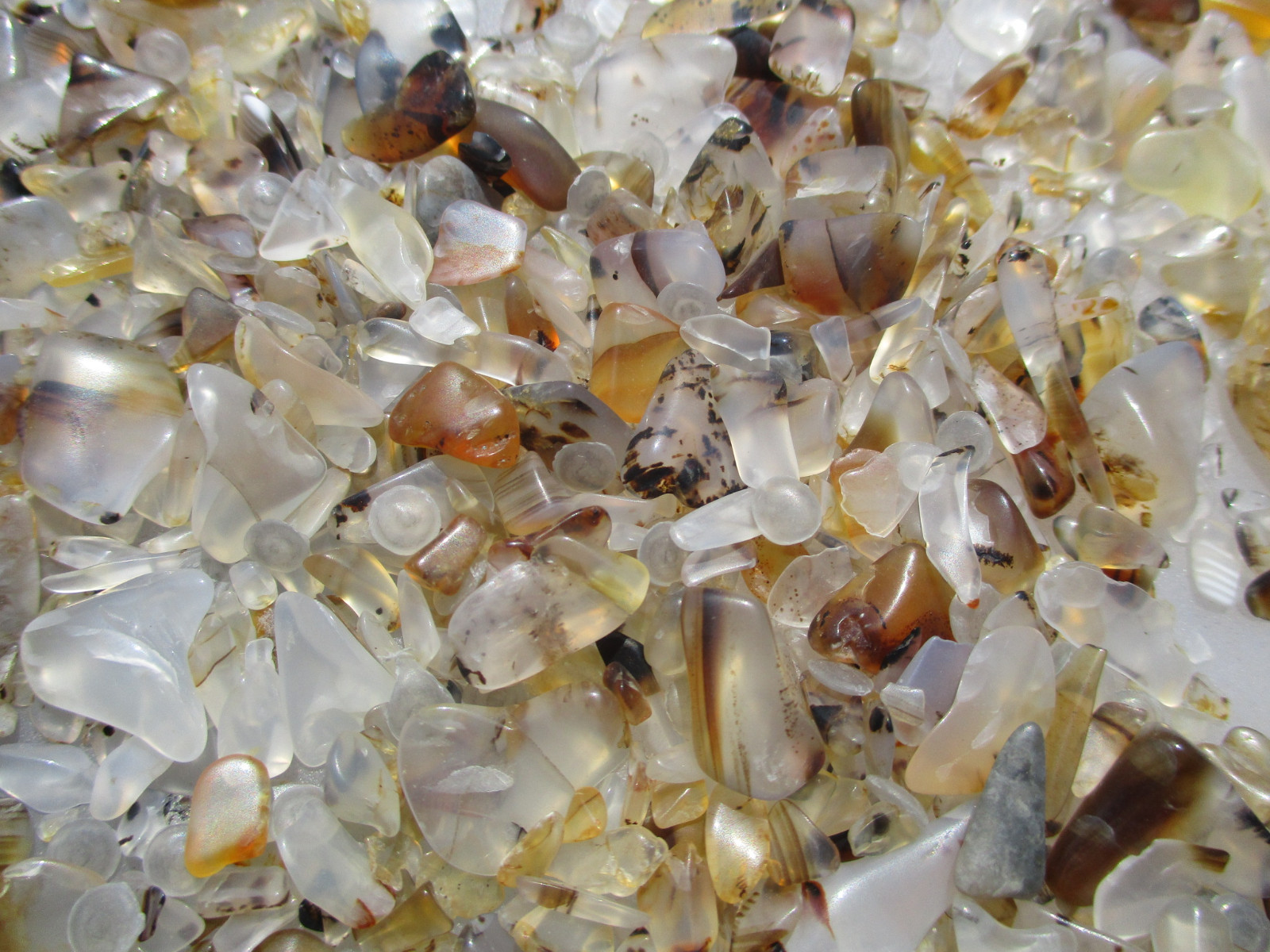 8 oz of polished semi precious stones mostly agate d