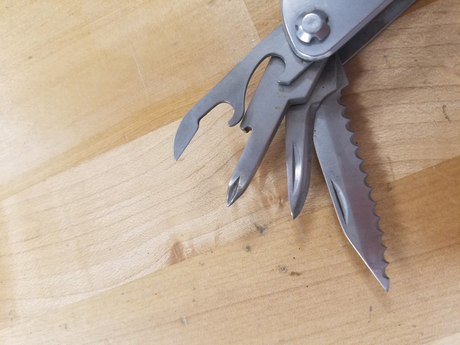 Winchester Stainless Steel Compact Multi Tool Pocket Knife