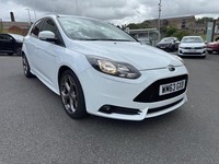 2014 Ford Focus 2.0T ST-2 5dr HATCHBACK PETROL Manual