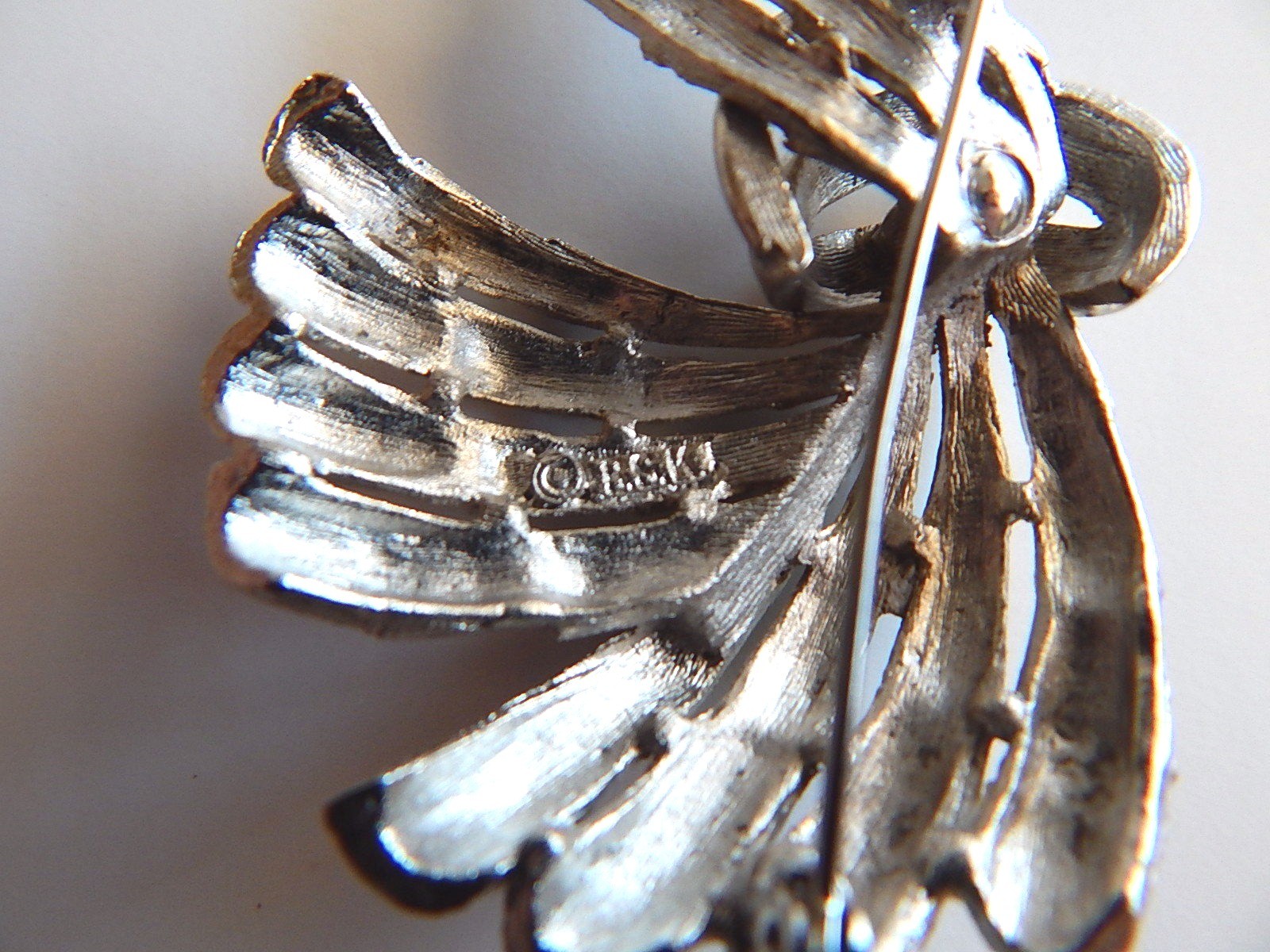 VINTAGE 1950'S SIGNED BSK EARRINGS AND BROOCH SILVER TONE