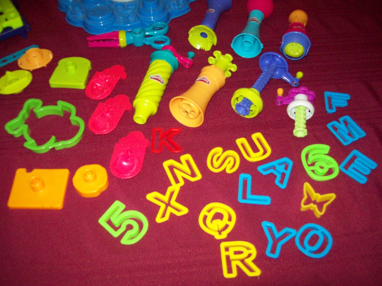 Large Lot of Playdoh Toys Presses Playsets Cutters Rollers Scissors Cans of Doh
