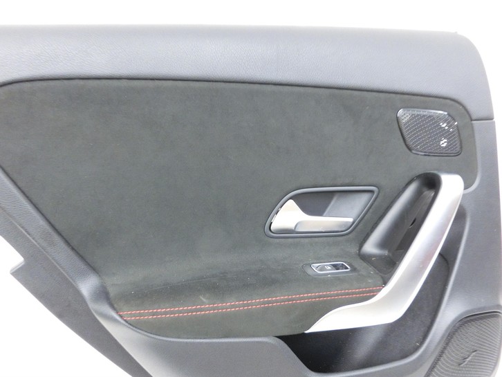 Mercedes W177 A200d 18-22 Lim Türverkleidung Türpappe Links Hinten rote Naht Mercedes W177 A200d 18-22 12.07.2019... Vorschau 3
