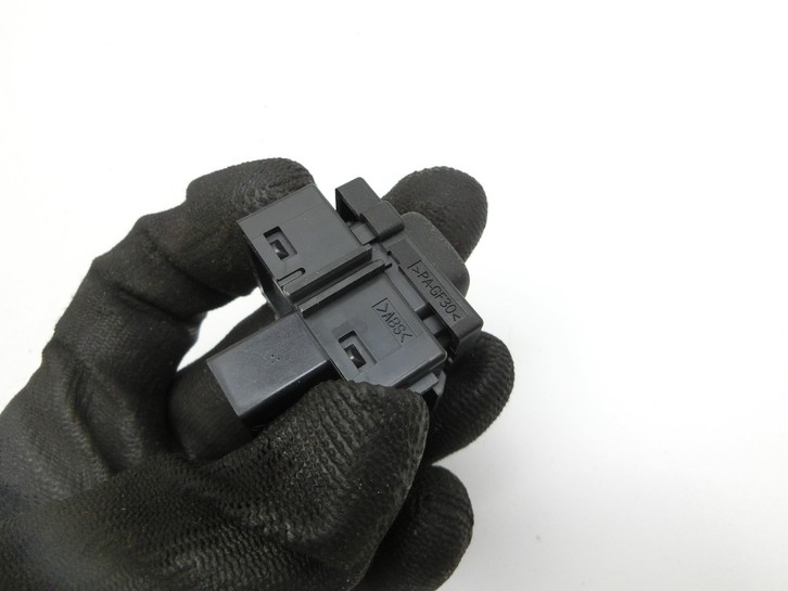 Volvo V60 D4 10-13 Schalter Zentralverriegelung Verriegelung Rechts Hinten Volvo V60 D4 10-13 24.03.2011 gebraucht Vorschau 4