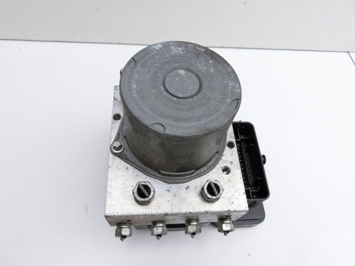 Avensis T27 15-18 ABS Steuergerät Aggregat Hydraulikblock Avensis T27 15-18 20.01.2016 44540-05150 gebraucht Vorschau 2
