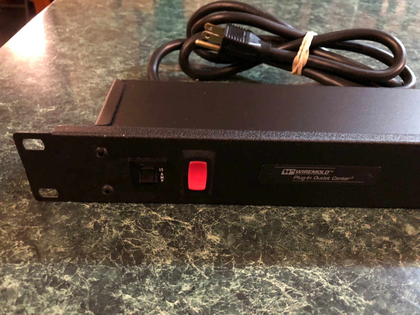 Wiremold J06B0B Rack Mount Power Strip 6 Outlet 15A 120V NIB RPH