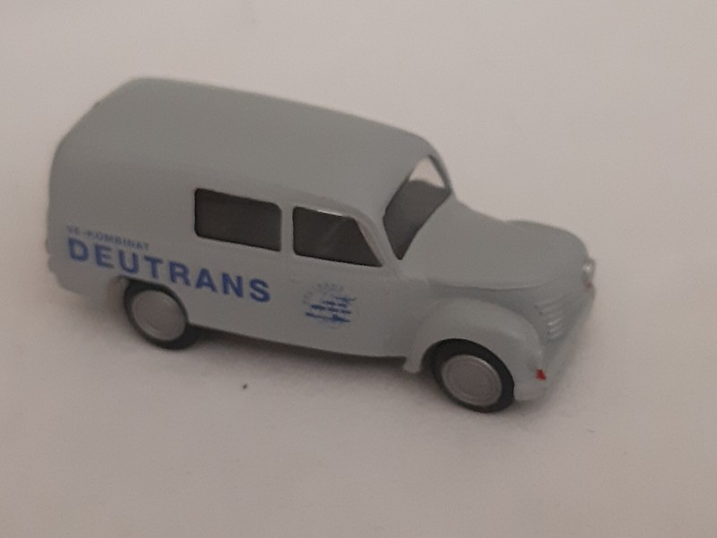 Hruska 78305 Ifa/Barkas Framo V 901/2 Kombi Kasten Deutrans Ho 1:87