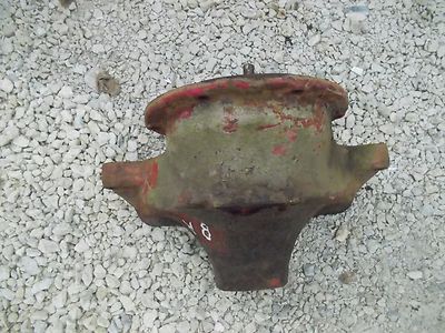 Farmall B Tractor IH IHC right rear axle drop housing R