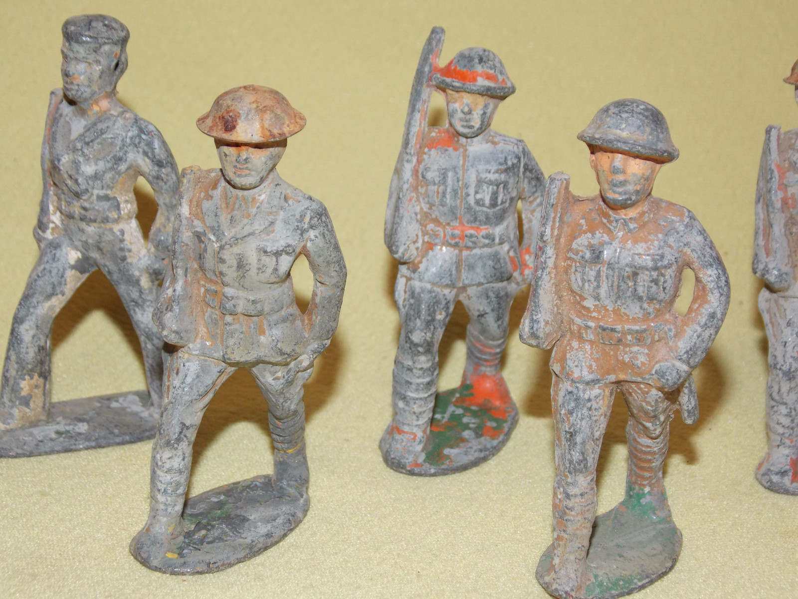 Estate Vintage Lot of Eight Army Soldiers Barclay / Manoil Doughboy Lead Figures
