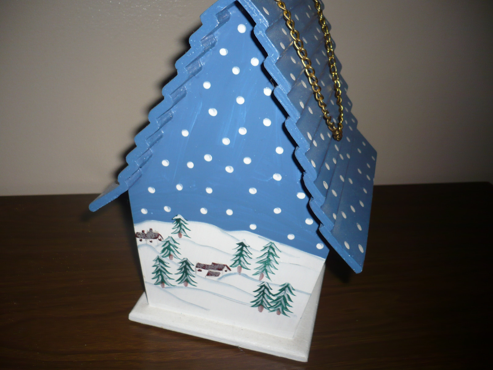 Decorative Winter Theme Bird House