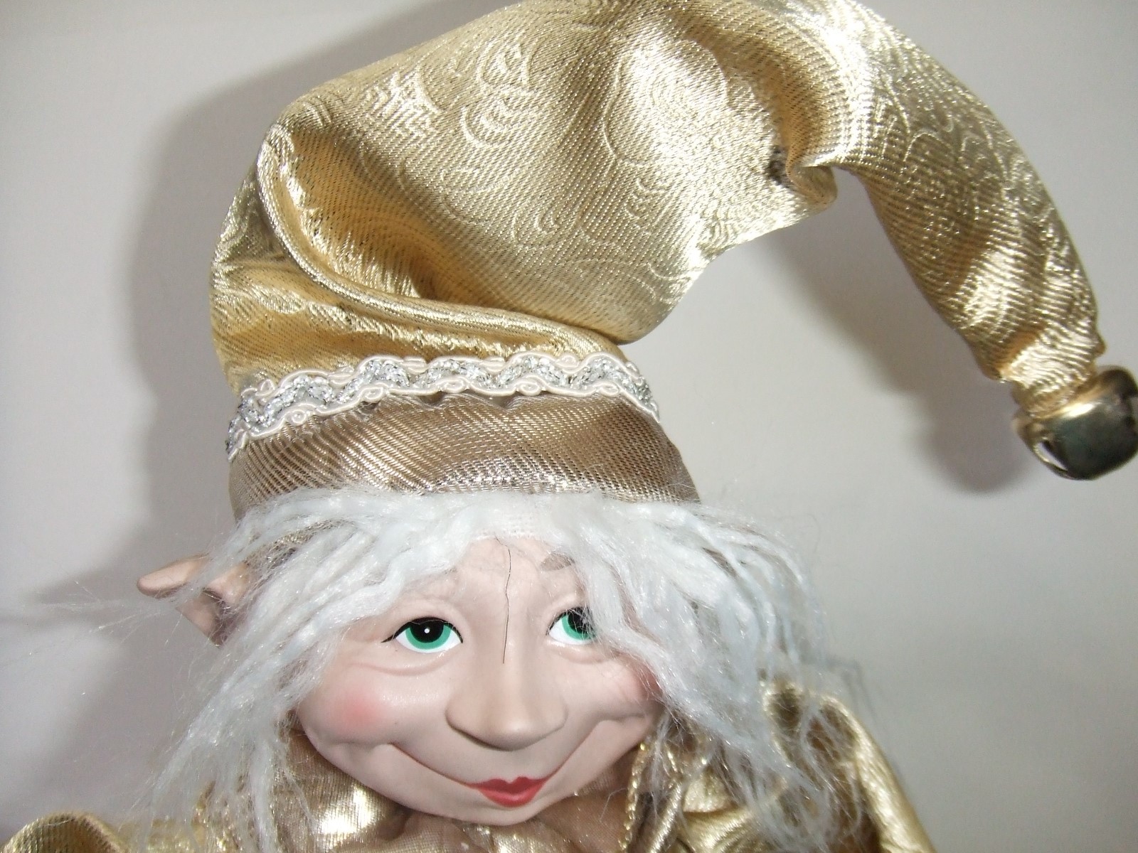 NEW W/TAG BELLALUX CHRISTMAS ELF WITH GOLD COLORED  SUIT 30