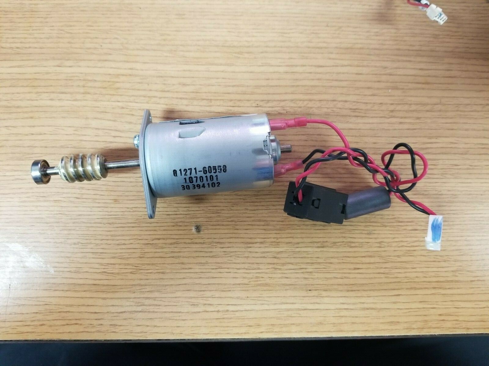 HP Designjet Z6200 Media Drive Axis Motor Q1271-60558 Q1273 HP Designjet Z6200 Media Drive Axis Motor Q1271-60558 Q1273