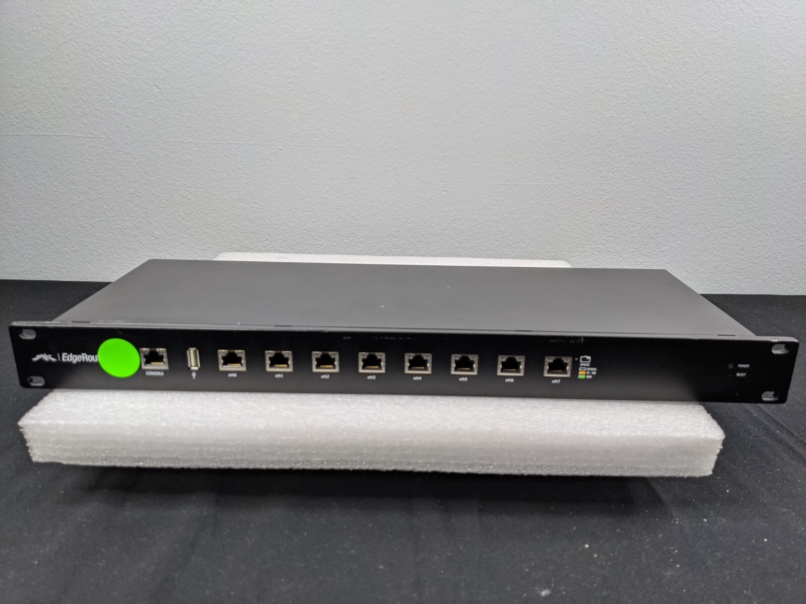 Ubiquiti Networks EdgeRouter 8Port Router ER8のeBay公認海外通販｜セカイモン