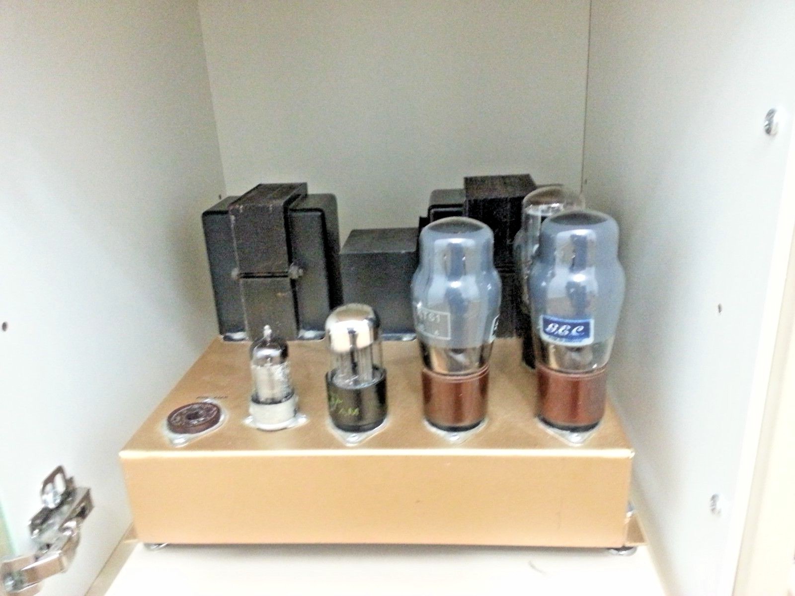 Two mono-block tube amplifiers amp Leak tl10.1