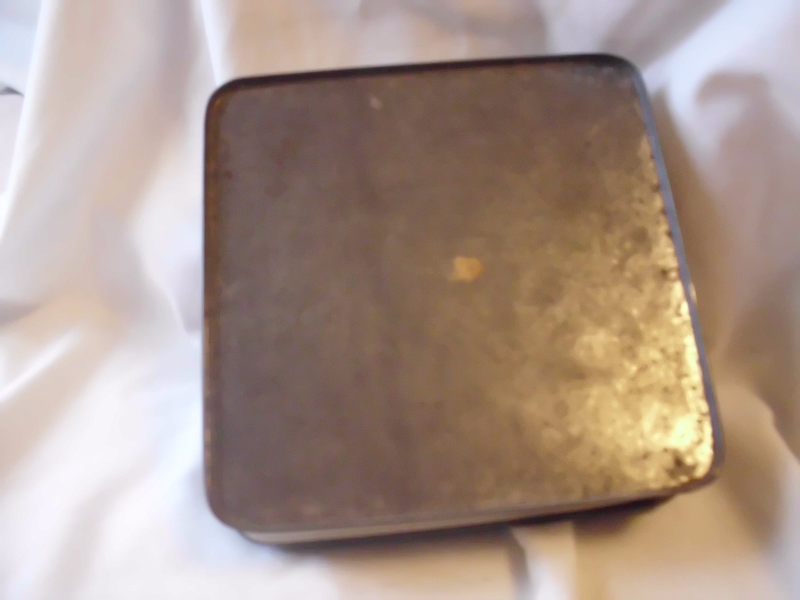 Benne Wafers Advertising Tin