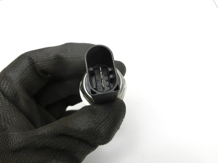 VW Touran II 5T 15-22 2,0 110KW Railsensor Drucksensor VW Touran II 5T 15-22 11.03.2016 04L906054 gebraucht Vorschau 3