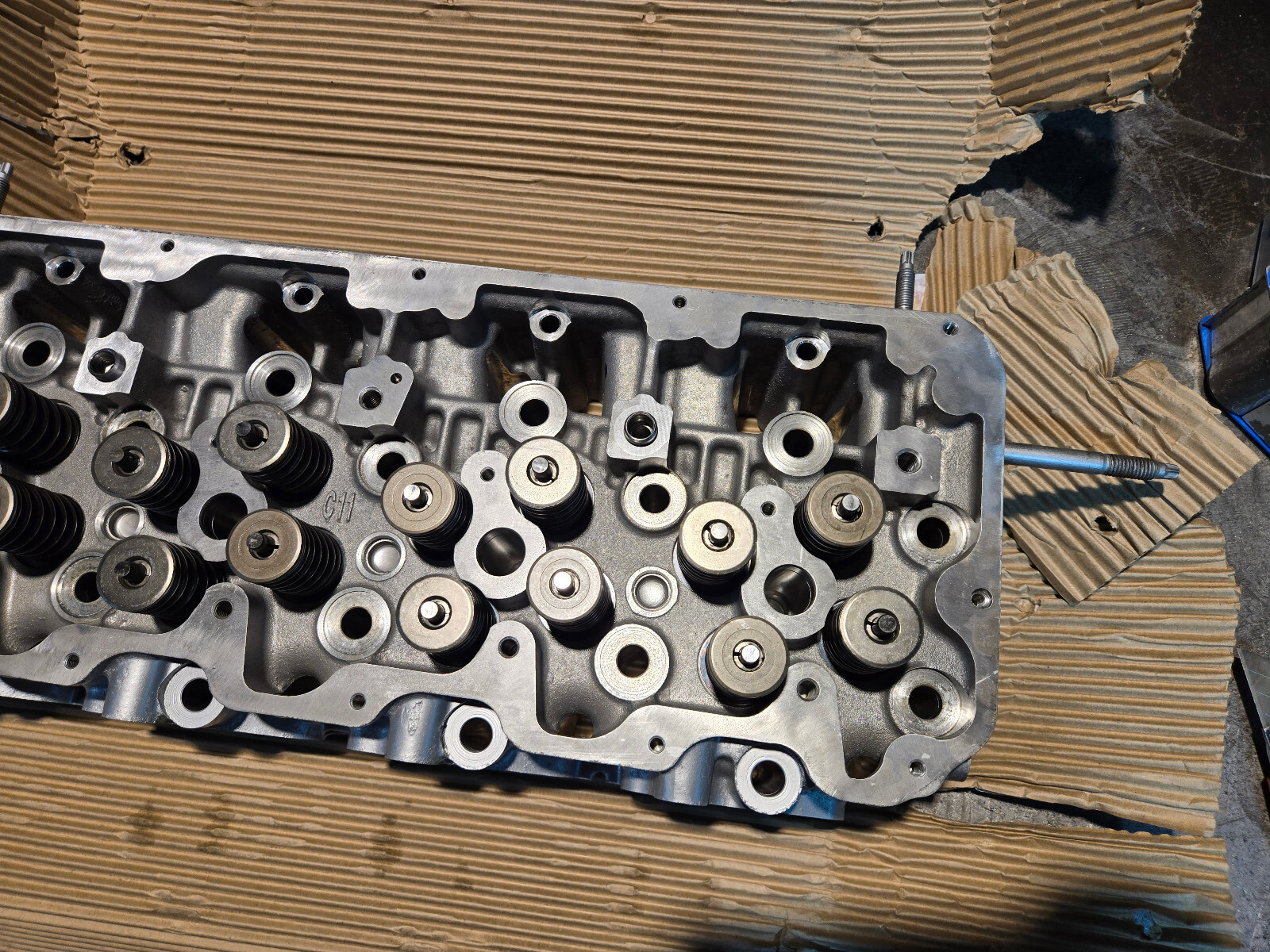 REMAN 11-16 2011-2016 LML DURAMAX 6.6L RH PASSENGER SIDE CYLINDER HEAD - Picture 4 of 12