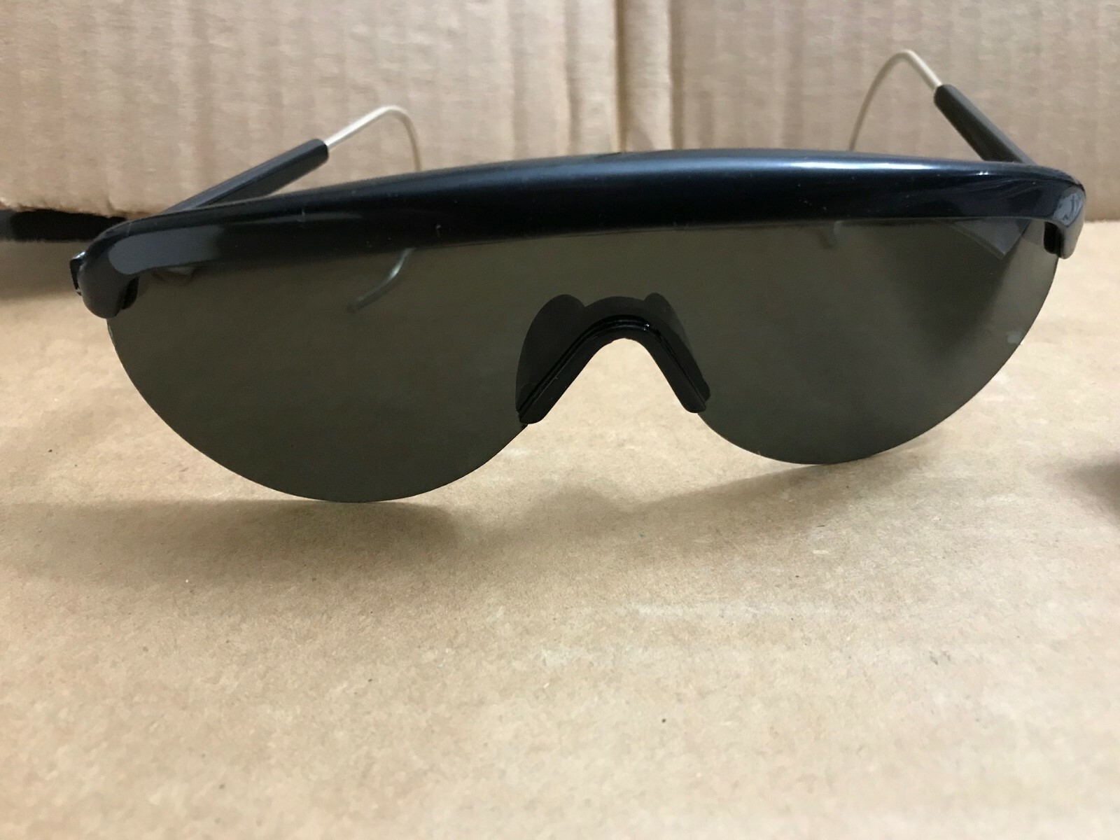 1972 U.S. Military Sun Glasses & Case MIL-S-475D American