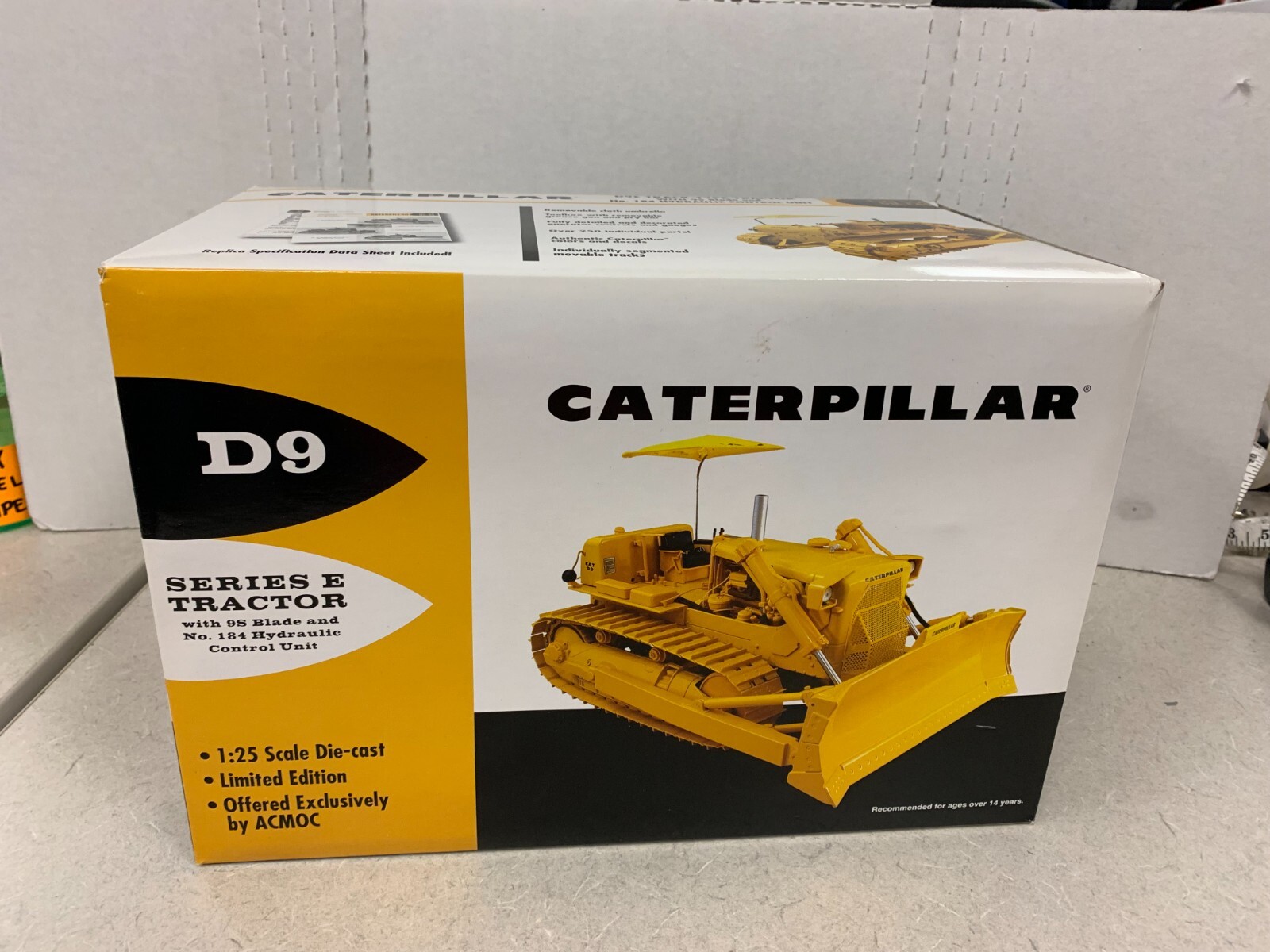 caterpillar-d9-series-e-hydraulic-blade-first-gear-1-25-scale-49