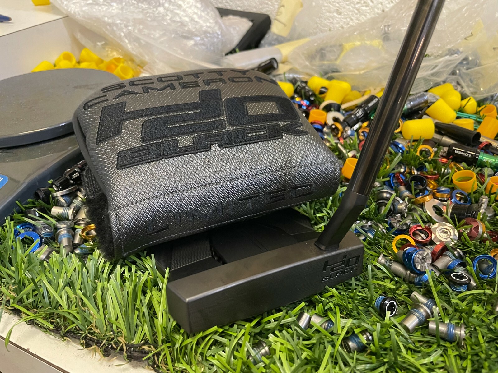 Scotty Cameron H20 Black 2020 Limited Holiday Release Putter Scotty Cameron H20 Black 2020 Limited Holiday Release Putter