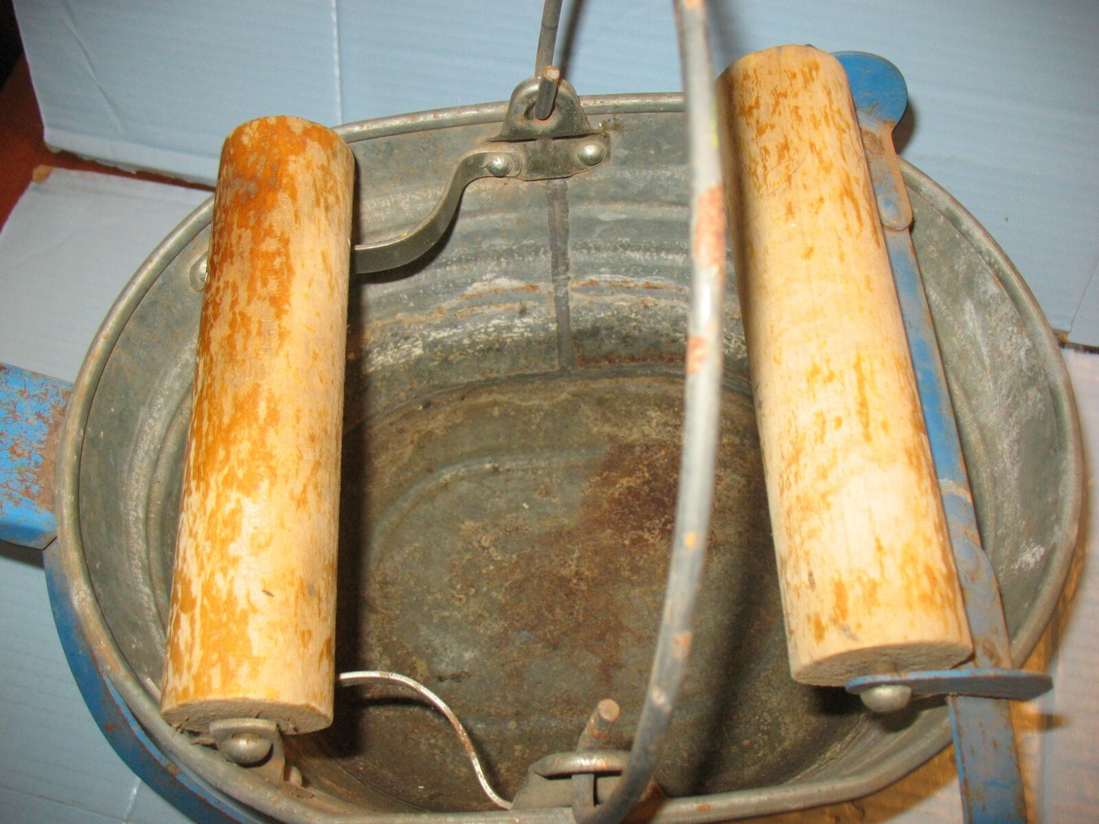 Antique Vintage White Brand Metal Wringer Mop Bucket
