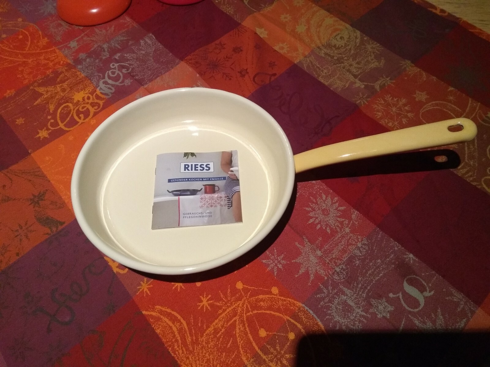 NEU Riess Pfanne Emaille 22 cm vanille sehr hochwertig Omelettepfanne