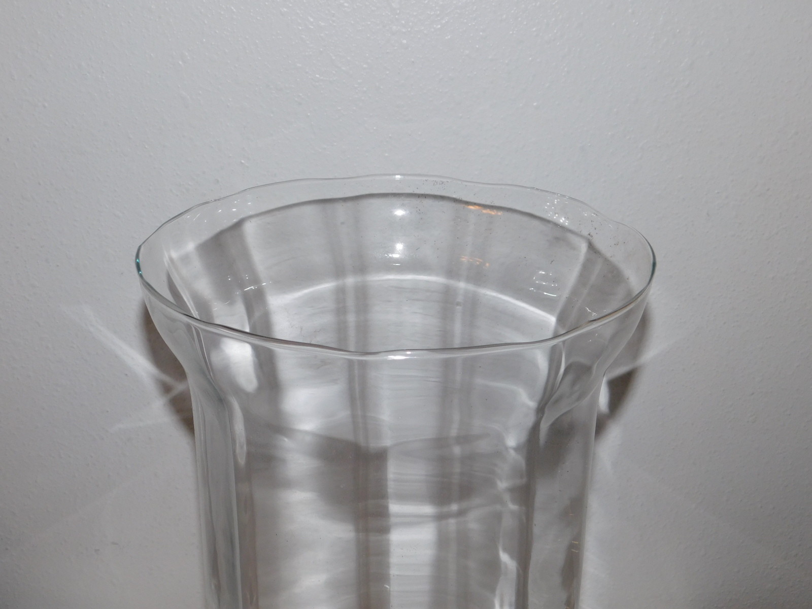 New Hand Blown Glass Hurricane Candle Holder Vase Scalloped Edge 16