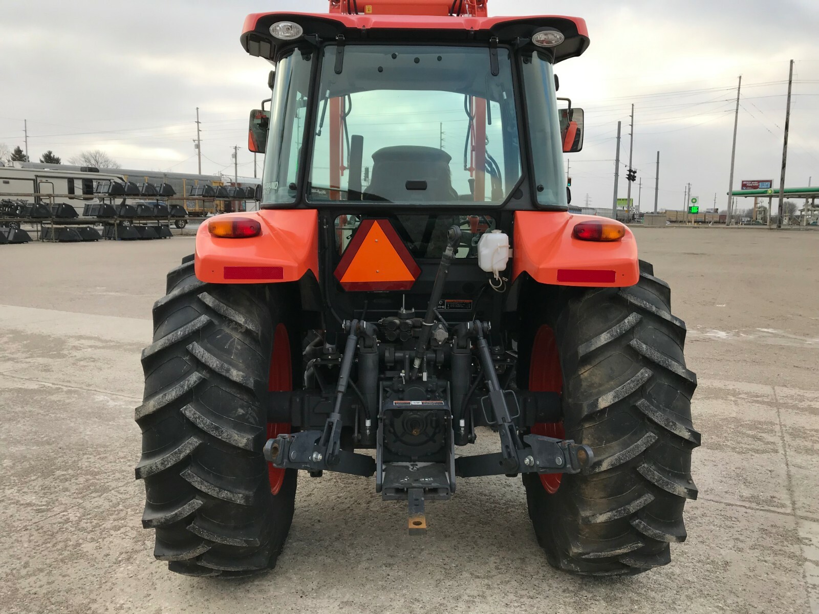 2017 KUBOTA M5-111