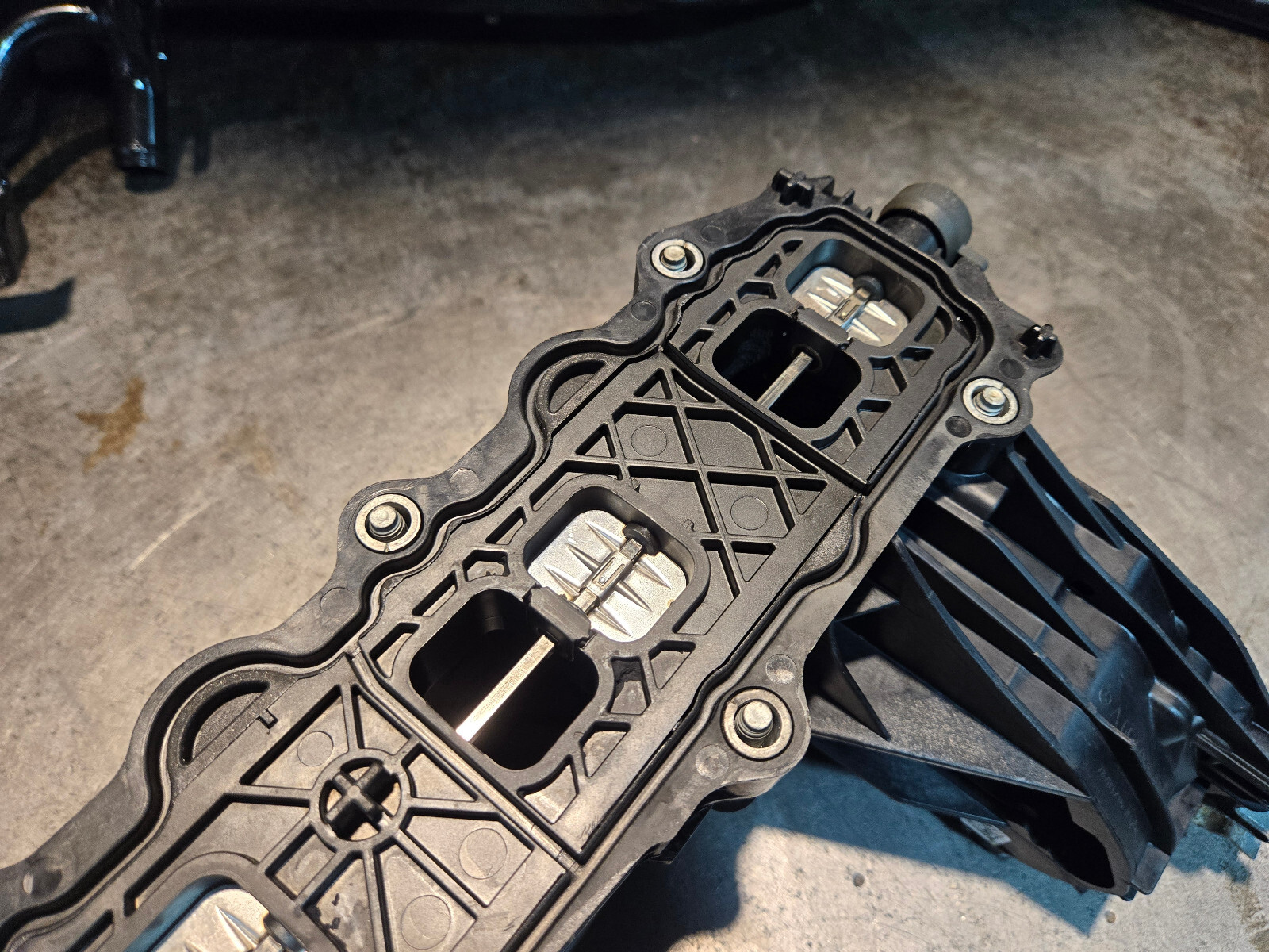Mercedes A6510905137 2014-2016 Sprinter Charge Air Distributor Intake Manifold - Picture 8 of 11