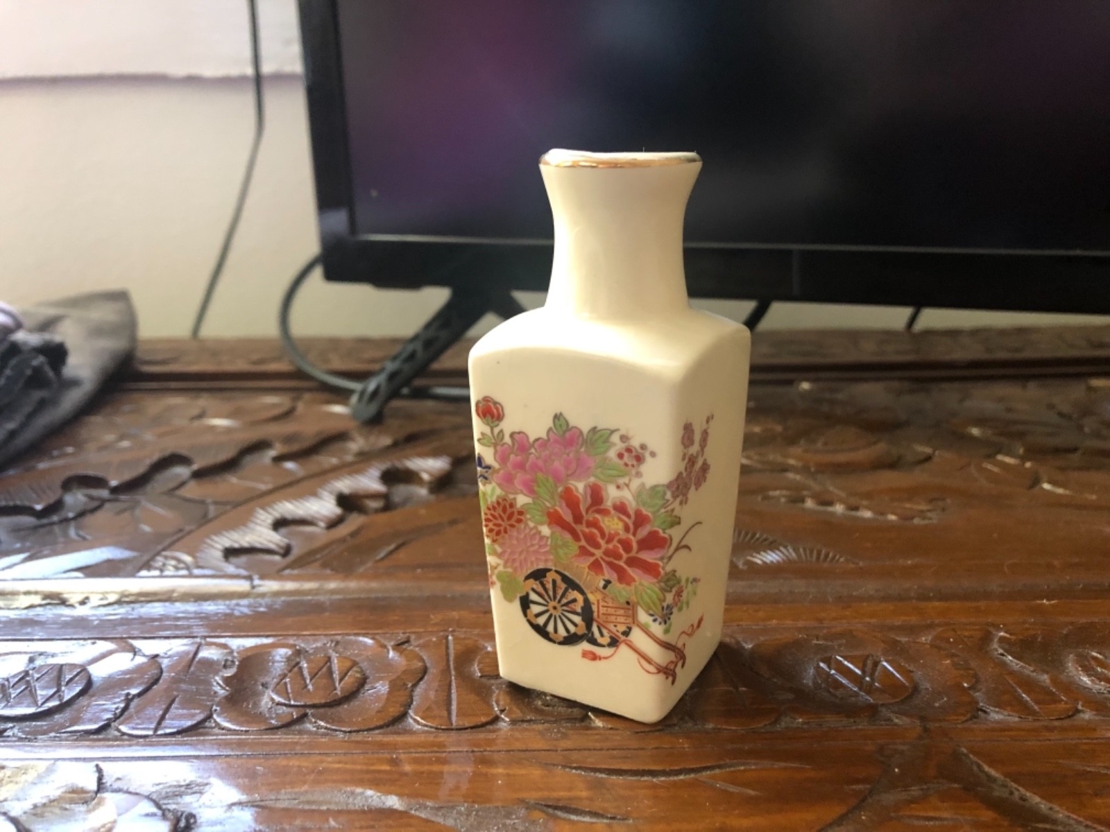 Antique Japanise decor mini vase, 3.8 inch height