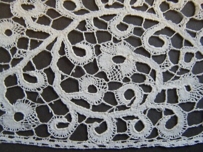 Antique 19C Italian Cantu bobbin lace   collectors 15''x 3''