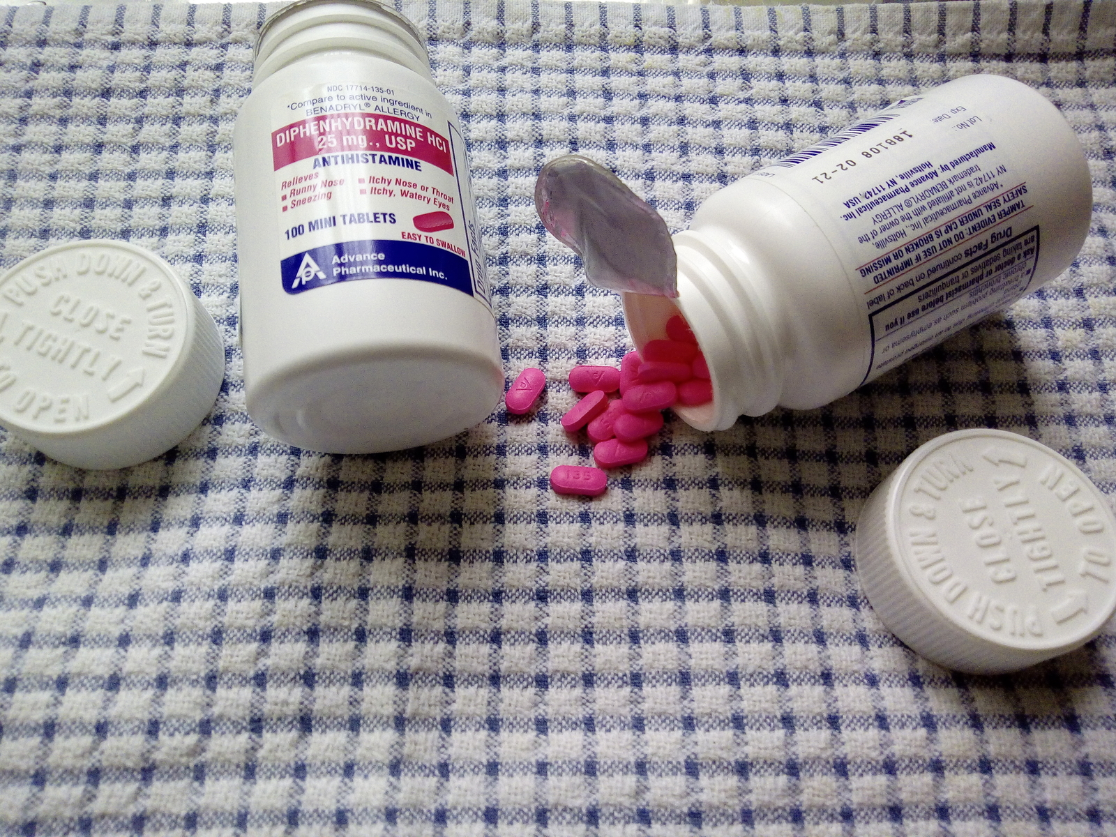 Generic Benadryl Nighttime SleepAid Diphenhydramine HCI 25mg 600