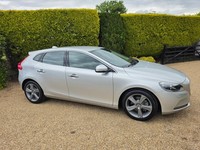 VOLVO V40 1.6 T4 SE - AUTOMATIC - 5 DOOR **ONLY 6,000 MILES**